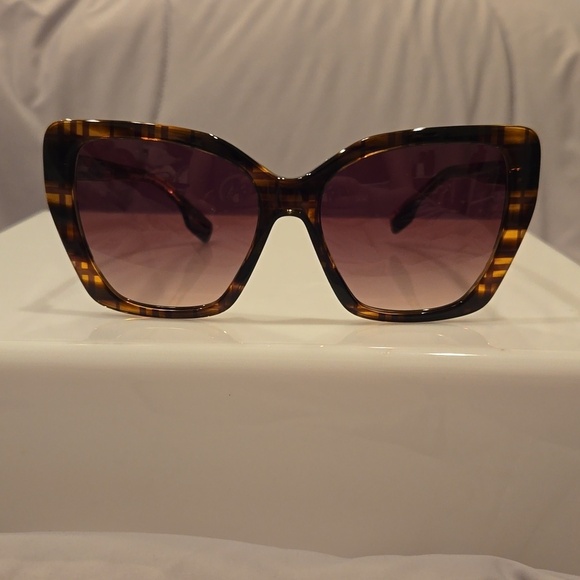 Burberry Checkered Brown Cat Eye Sunglasses brand new in box main image 6